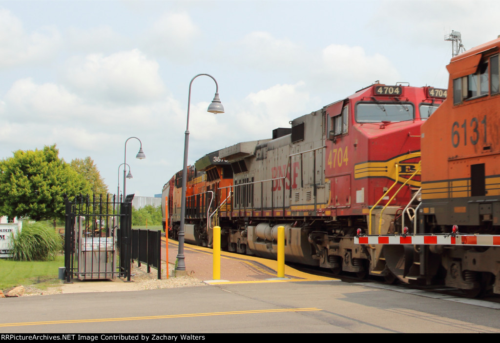 BNSF 4704